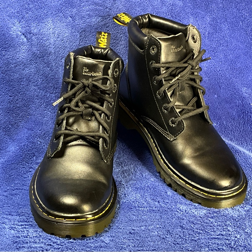 Dr. Martens Air Wair Cartor Unisex Combat Boots - Men’s Size 7/ Women’s Size 8